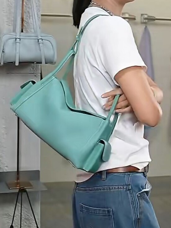 Handbags - 💯 Leather 🆕 Bag - Unbranded Self Support Company And Chain